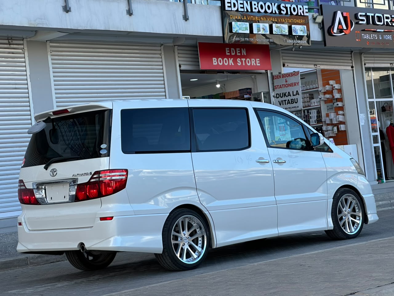 TOYOTA ALPHARD thumbnail 3